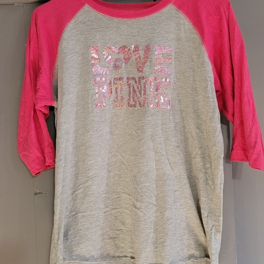 Pink vs shirt